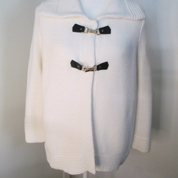 JM Collection Cream Knit 2 Snap Faux Toggle Closure Sweater Size M